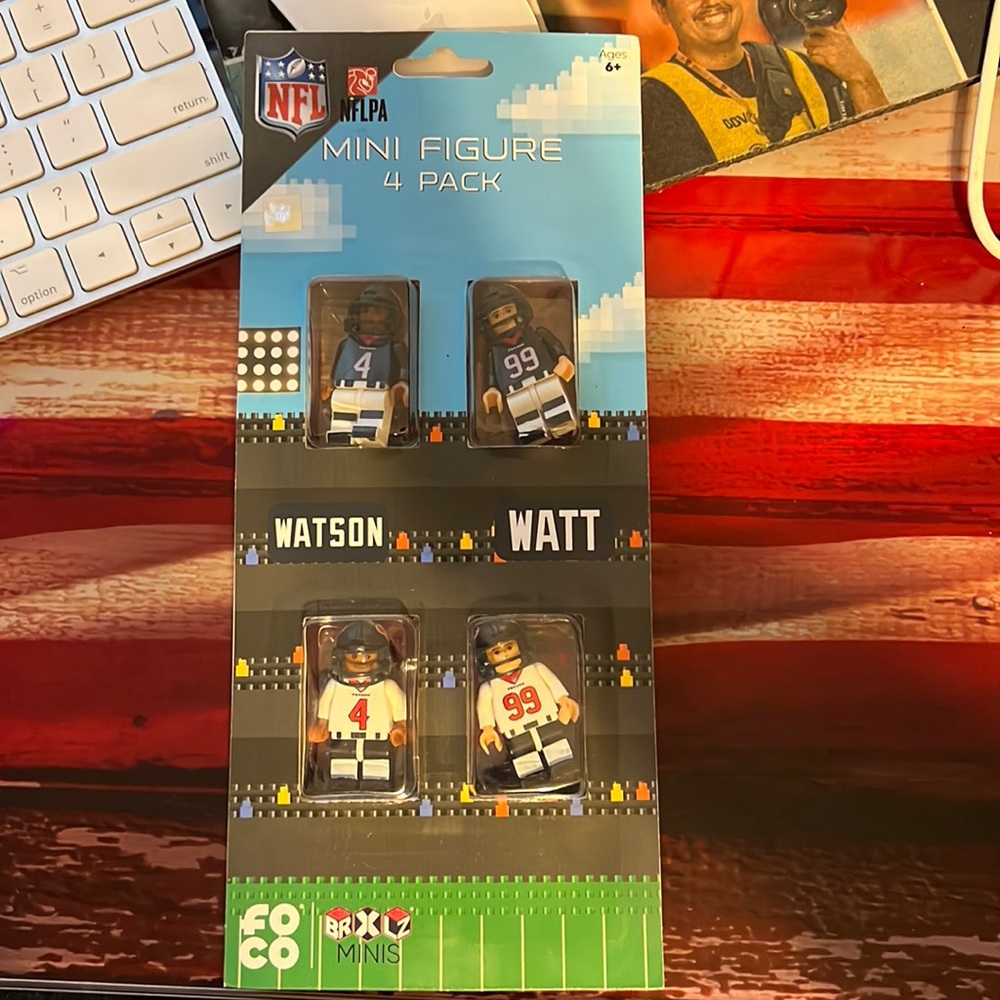 NFL Mini Figure 4 pack of Texans JJ Watt and Wastson from Foco Brxlz new w/ tags